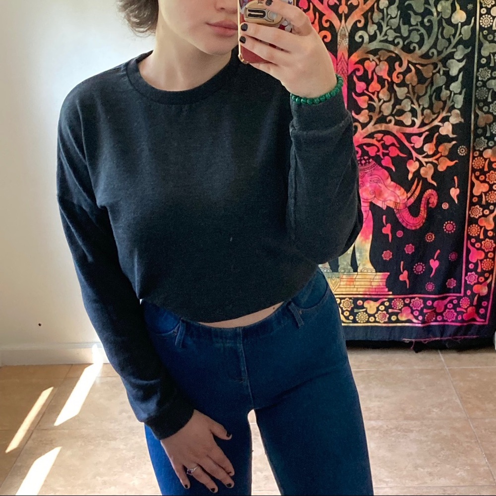 cute & comfy crewneck sweatshirt from forever 21